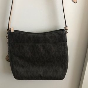 🖤Brown Michael Kors ⚫️Crossbody⚪️